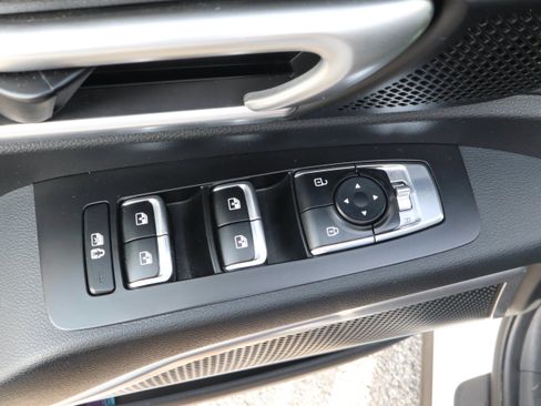Used 2025 Kia Telluride S FWD image 17