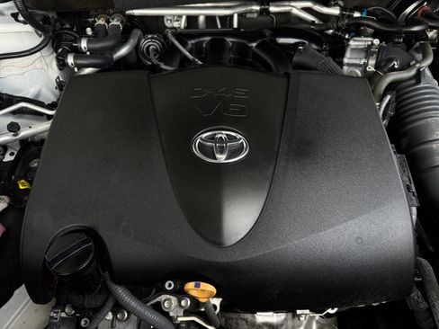 Used 2021 Toyota Highlander XLE FWD image 20