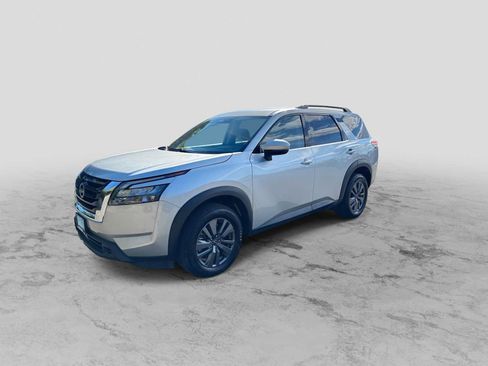 Used 2024 Nissan Pathfinder SV AWD/4WD image 4