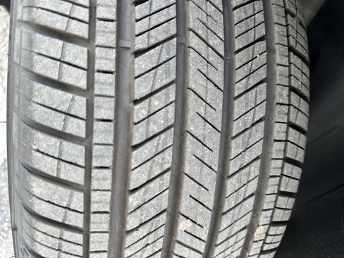 Used 2024 Volkswagen Taos S image 9