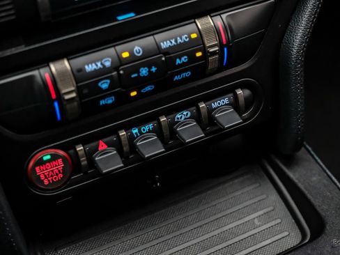 Used 2020 Ford Mustang Shelby GT500 w/ Technology Package image 71