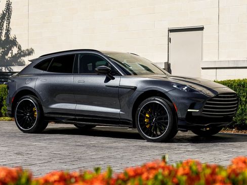 Used 2023 Aston Martin DBX 707 image 30