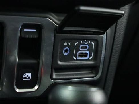 Used 2023 Jeep Wrangler Sport AWD/4WD image 19