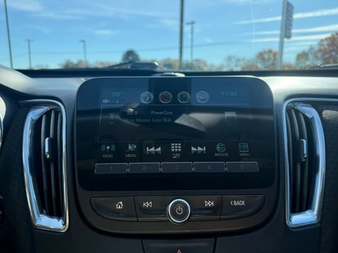 Used 2018 Chevrolet Malibu LT image 20