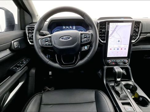 Used 2025 Ford Ranger Lariat w/ Trailer Tow Package image 8