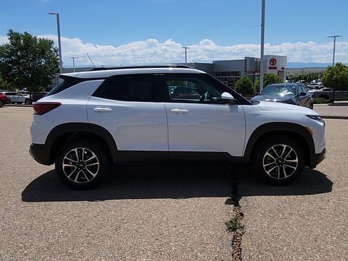 Used 2025 Chevrolet TrailBlazer LT w/ Convenience Package image 9