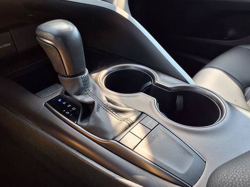 Used 2024 Toyota Camry SE FWD image 19