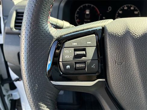 Certified 2025 Honda Ridgeline Black Edition image 21