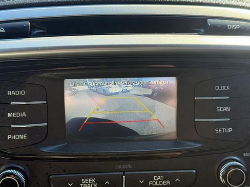 Used 2018 Kia Sorento L image 19