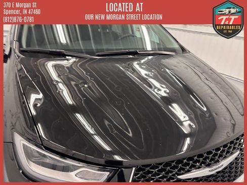 Used 2024 Chrysler Pacifica Touring-L FWD image 29
