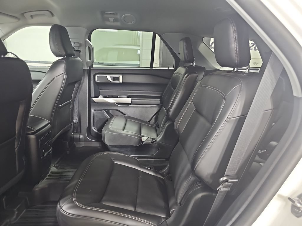 Used 2023 Ford Explorer XLT w/ Equipment Group 202A AWD/4WD image 19