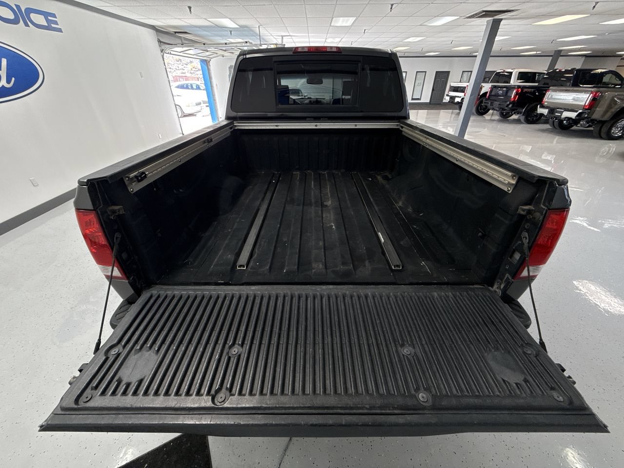 Used 2009 Nissan Titan LE AWD/4WD image 11