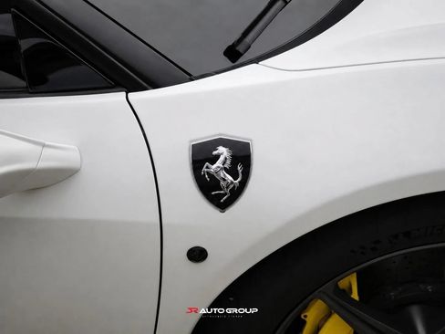 Used 2015 Ferrari 458 Italia Coupe RWD image 17