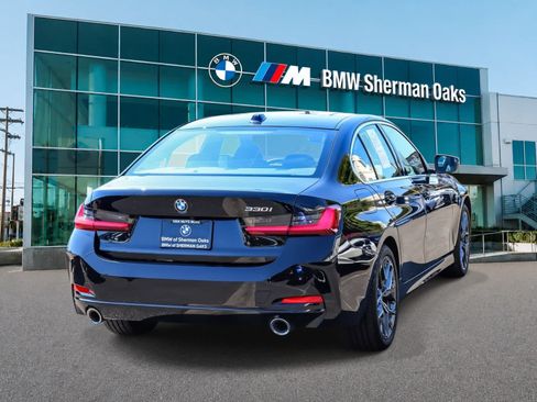 Used 2026 BMW 330i Sedan w/ Convenience Package RWD image 4