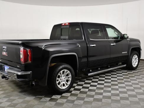 Used 2017 GMC Sierra 1500 SLT w/ SLT Premium Package AWD/4WD image 5