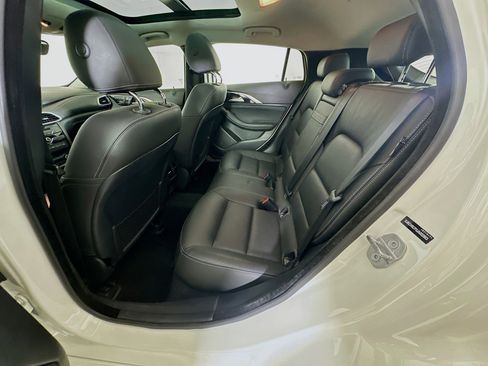 Used 2018 INFINITI QX30 FWD image 28