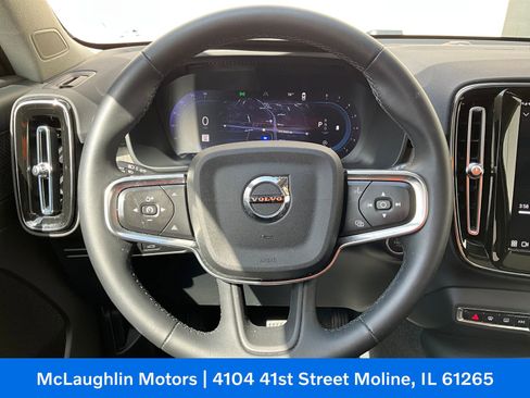 Used 2023 Volvo XC40 B5 Plus w/ Driver Assist Package AWD/4WD image 3