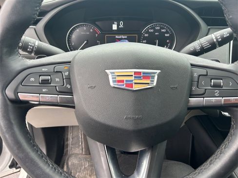 Used 2023 Cadillac XT4 Luxury w/ Cold Weather Package image 15