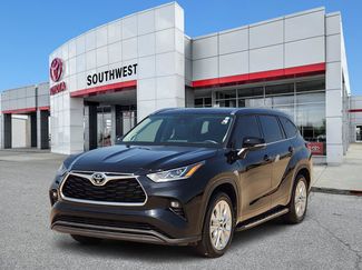 Used 2022 Toyota Highlander Limited FWD video 2