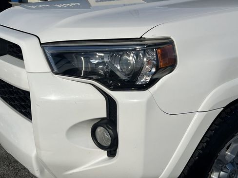 Used 2017 Toyota 4Runner SR5 Premium image 30