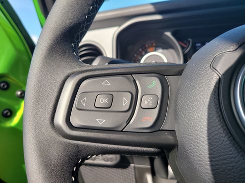 Used 2025 Jeep Wrangler Unlimited Sport AWD/4WD image 26