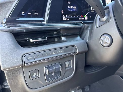 Certified 2023 Cadillac Escalade ESV Sport w/ LPO, ONYX Package image 32