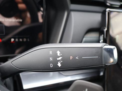 New 2026 GMC Terrain AT4 w/ LPO, Black Badging Package AWD/4WD image 17