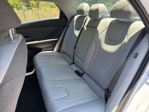 Used 2025 Hyundai Elantra Limited FWD image 20