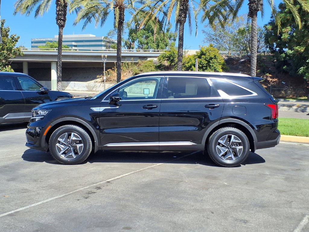 Certified 2023 Kia Sorento EX FWD image 3