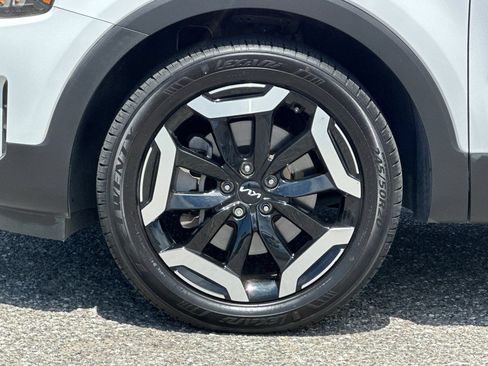 Used 2024 Kia Telluride EX w/ EX Captain's Chair Package FWD image 26