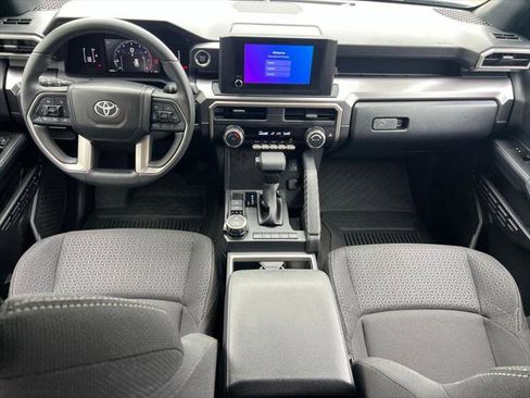 Certified 2025 Toyota 4Runner SR5 AWD/4WD image 19