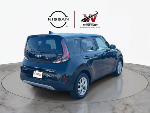 Used 2023 Kia Soul LX w/ LX Technology Package FWD image 6