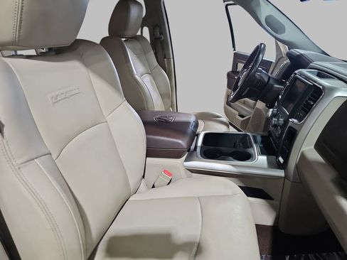 Used 2017 RAM 1500 Laramie w/ Convenience Group image 13