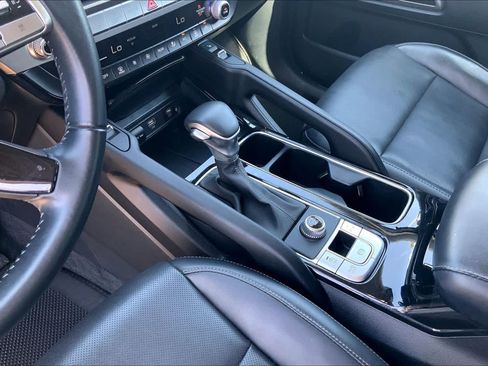 Certified 2025 Kia Telluride S FWD image 15