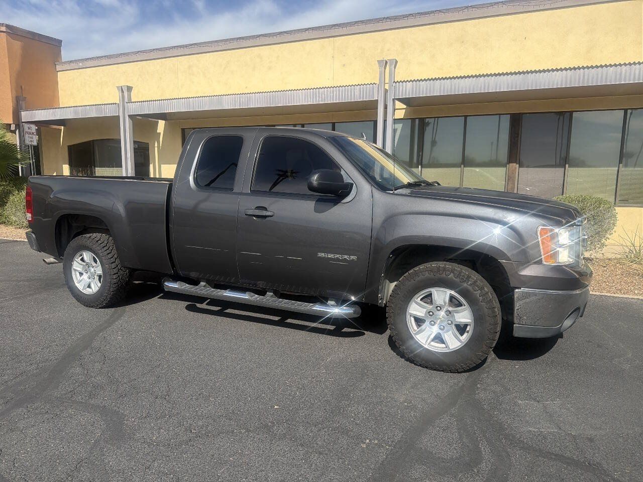 Used 2010 GMC Sierra 1500 SL RWD image 10