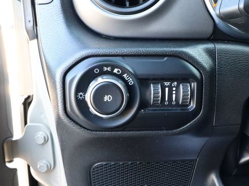 Used 2022 Jeep Wrangler Unlimited Sport AWD/4WD image 17