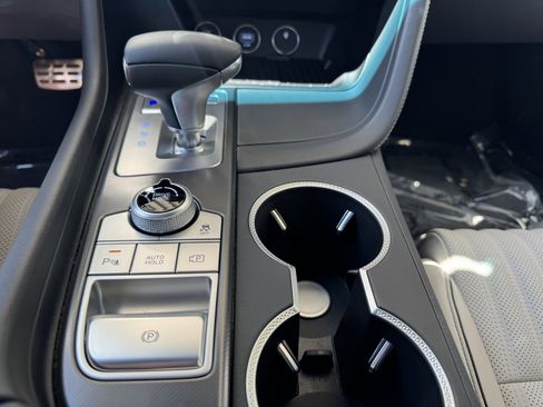 Used 2025 Genesis G70 2.5T w/ Sport Prestige Package image 28