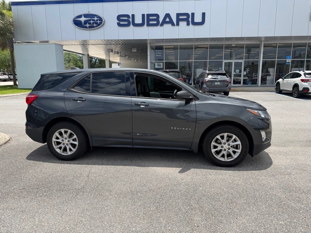 Used 2018 Chevrolet Equinox LS FWD image 2