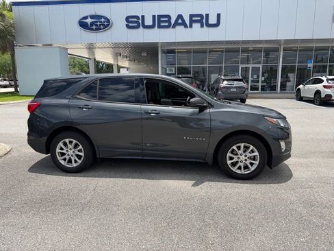 Used 2018 Chevrolet Equinox LS FWD image 2