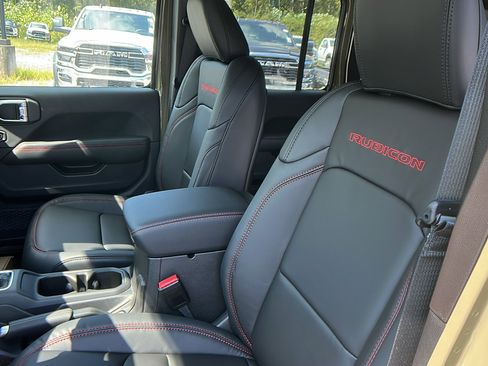 New 2025 Jeep Wrangler Unlimited Rubicon image 18
