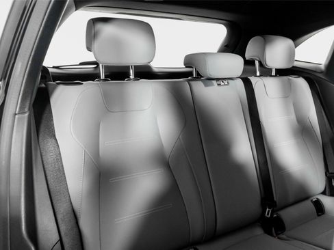 Used 2024 Mercedes-Benz GLA 35 AMG 4MATIC image 25