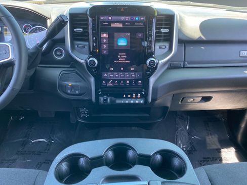 Used 2025 RAM 2500 Big Horn AWD/4WD image 11