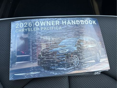 New 2026 Chrysler Pacifica Limited FWD image 34