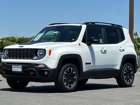 Certified 2023 Jeep Renegade Trailhawk AWD/4WD image 8