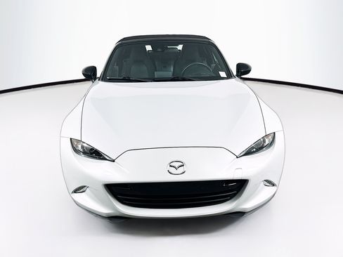 Used 2019 MAZDA MX-5 Miata Sport w/ I-ACTIVSENSE Sport Package RWD image 2
