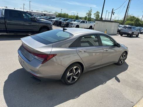 Used 2023 Hyundai Elantra SEL w/ Convenience Package FWD image 21