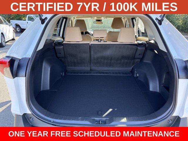 Used 2025 Toyota RAV4 XLE AWD/4WD image 12