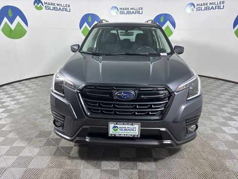 Used 2023 Subaru Forester Premium image 2