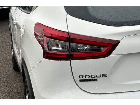 Used 2021 Nissan Rogue Sport S image 27