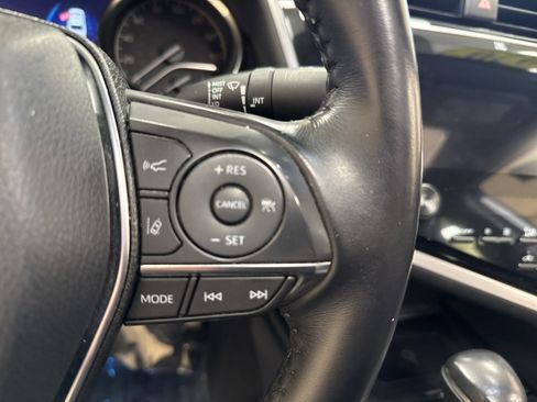 Used 2020 Toyota Camry XLE image 31